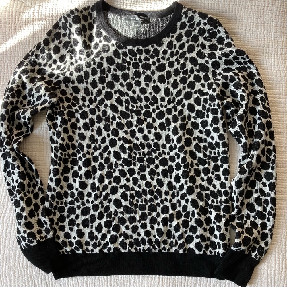 Ann Taylor crewneck, size medium. NWT